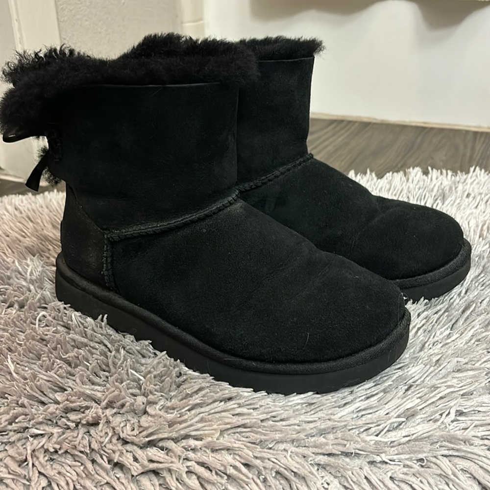 Black bow Ugg boots